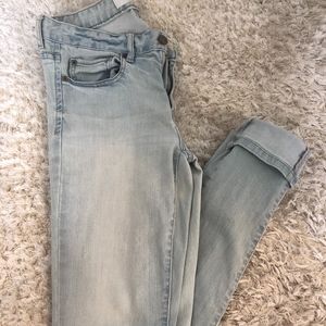 Light-wash skinny jeans